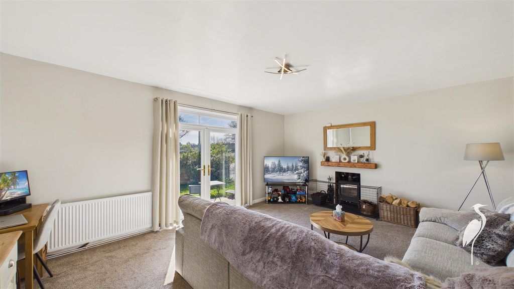 Property photo 2 of 42 Lounge