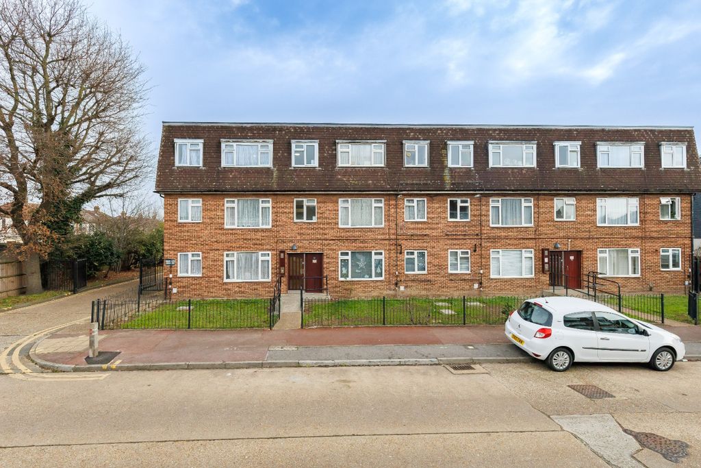 Property photo 1 of 10 3831361