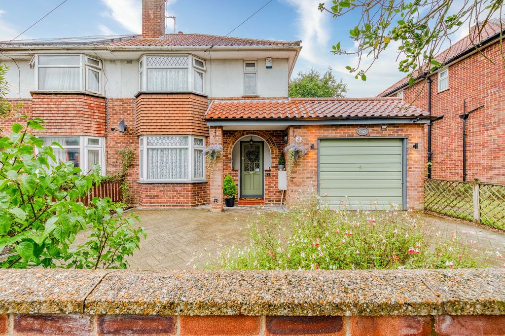 Property photo 1 of 23