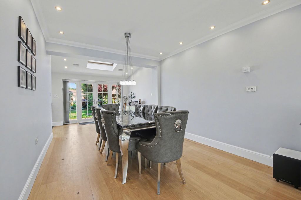 Additional image 6 of 4 bed detached house for salePortsmouth Road, Southampton SO19