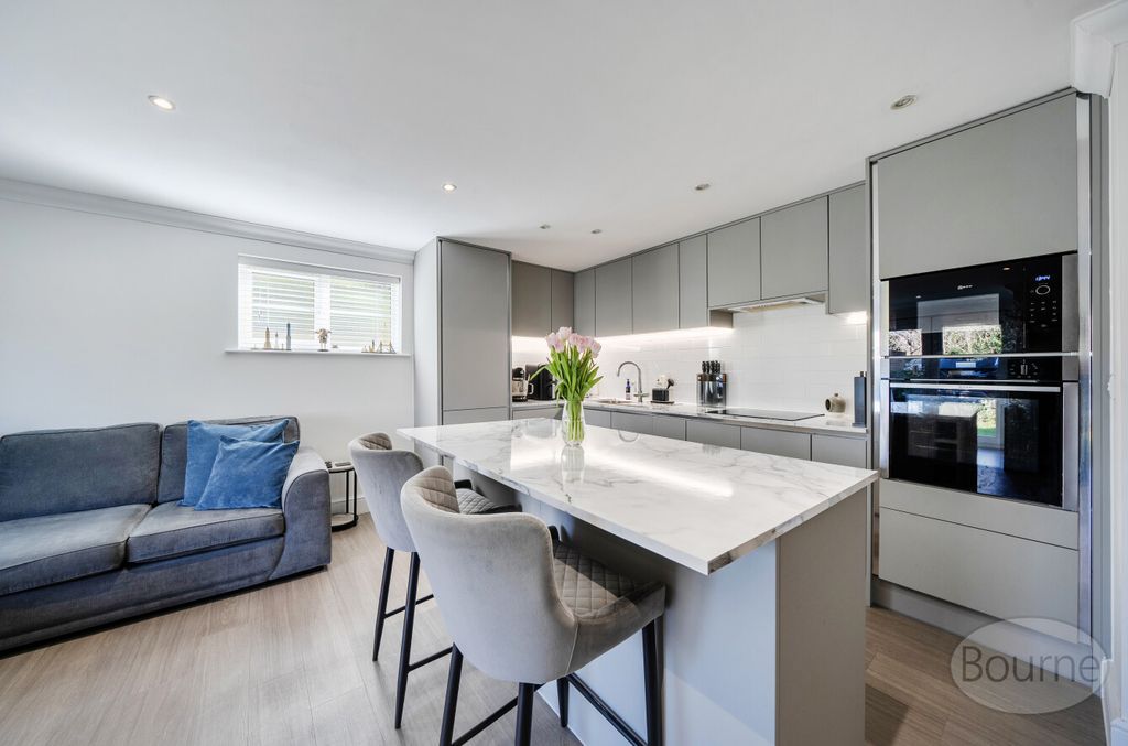 Property photo 1 of 10 2E35ce2c-B4E8-4Dd...