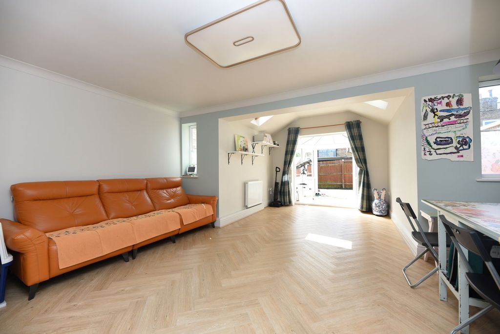 Property photo 3 of 13