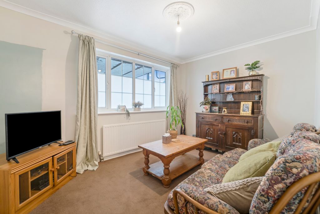 Property photo 3 of 11 Gallery