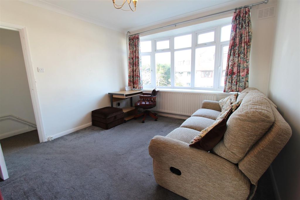 Property photo 3 of 11 Img_0975.Jpg