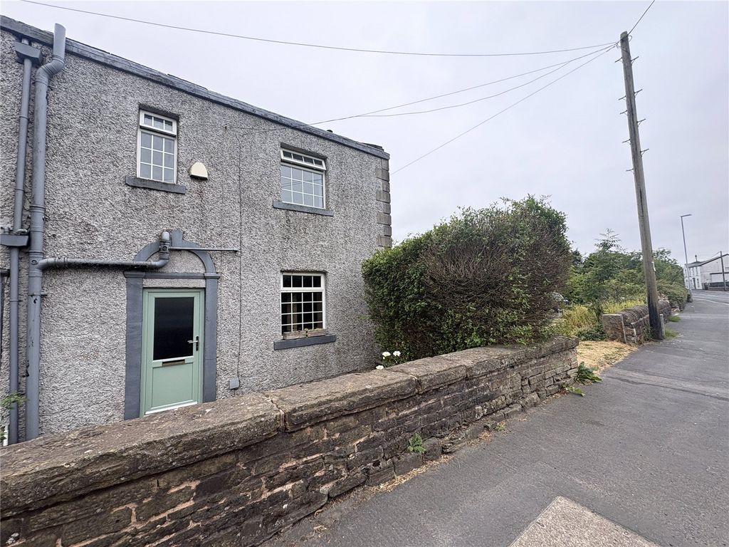 Property photo 2 of 17 External