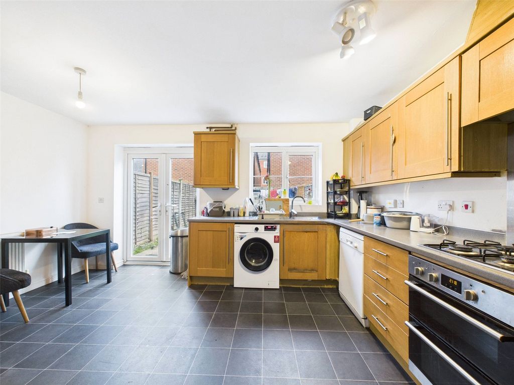 Property photo 2 of 17 Picture No. 15