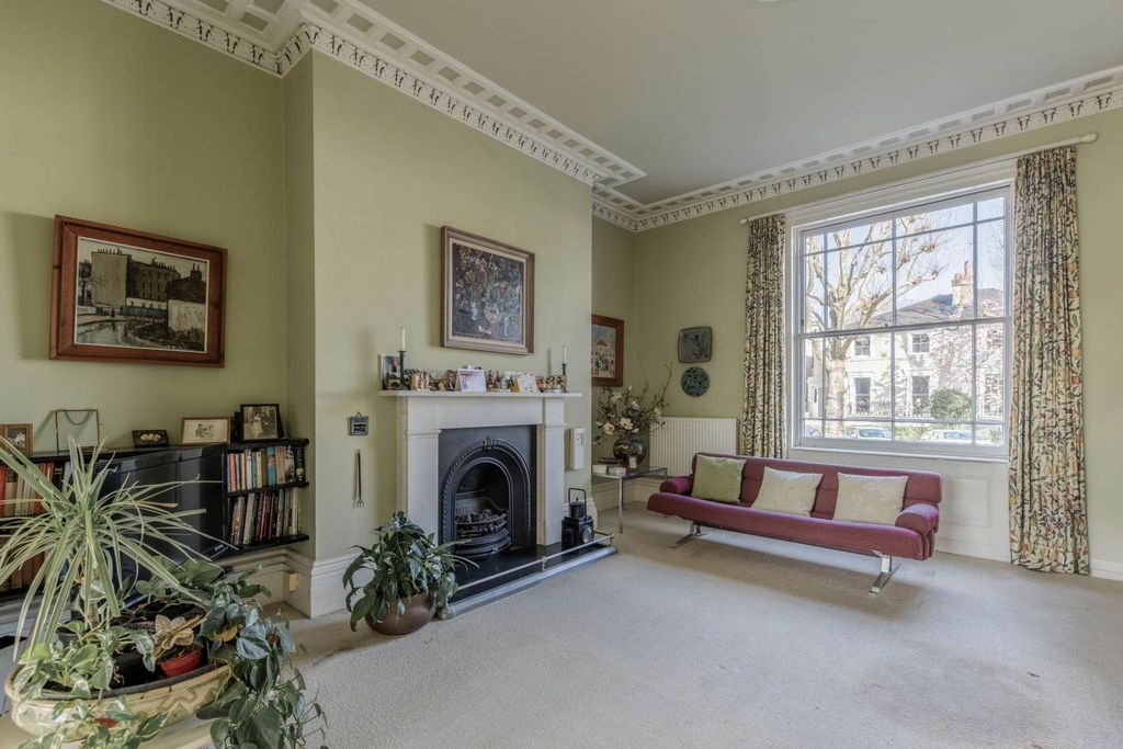 Property photo 2 of 21