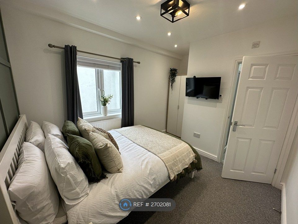 Property photo 2 of 5 Room 2