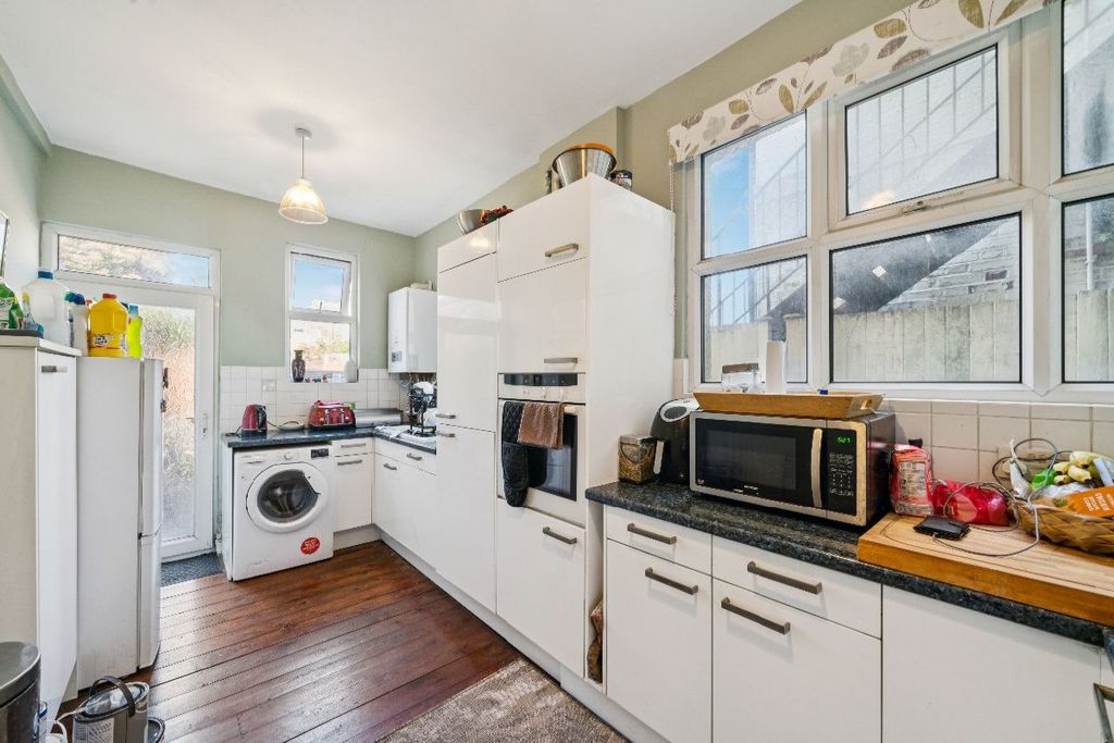 Property photo 3 of 10