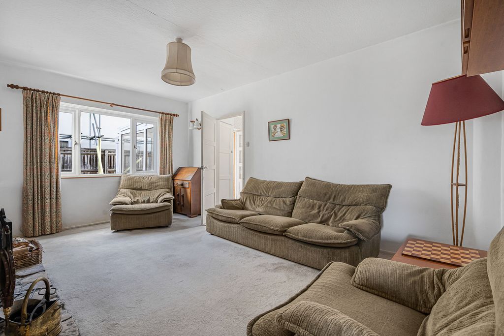 Property photo 2 of 36