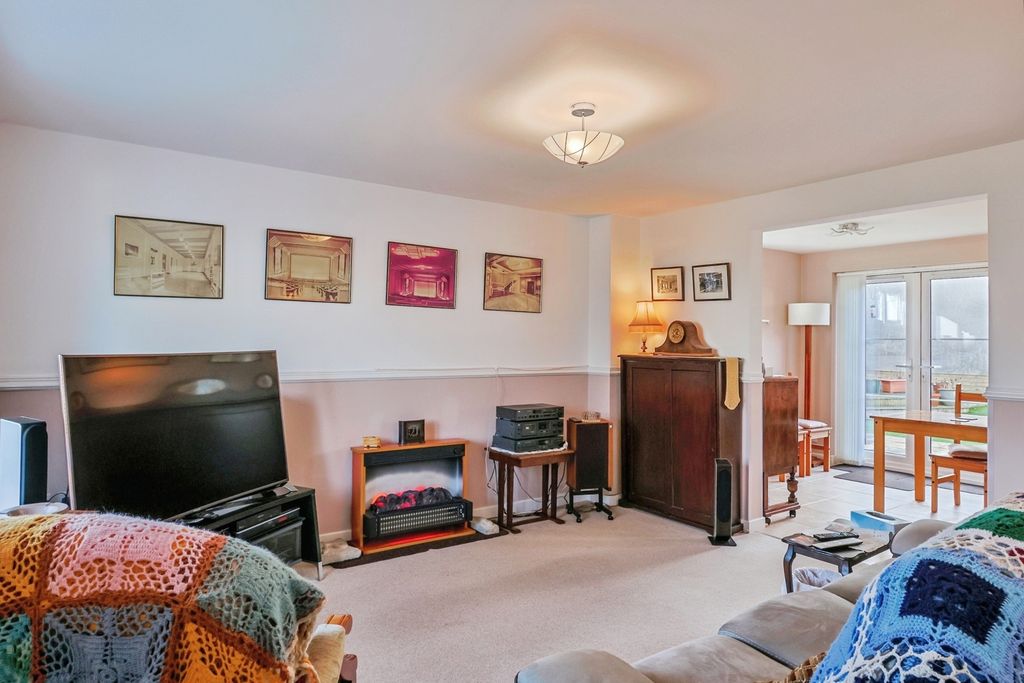 Property photo 3 of 17 Pbox-Img.Jpg