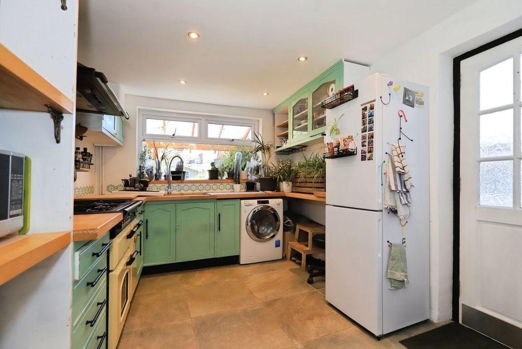 Property photo 3 of 20 Pbox-Img.Jpg