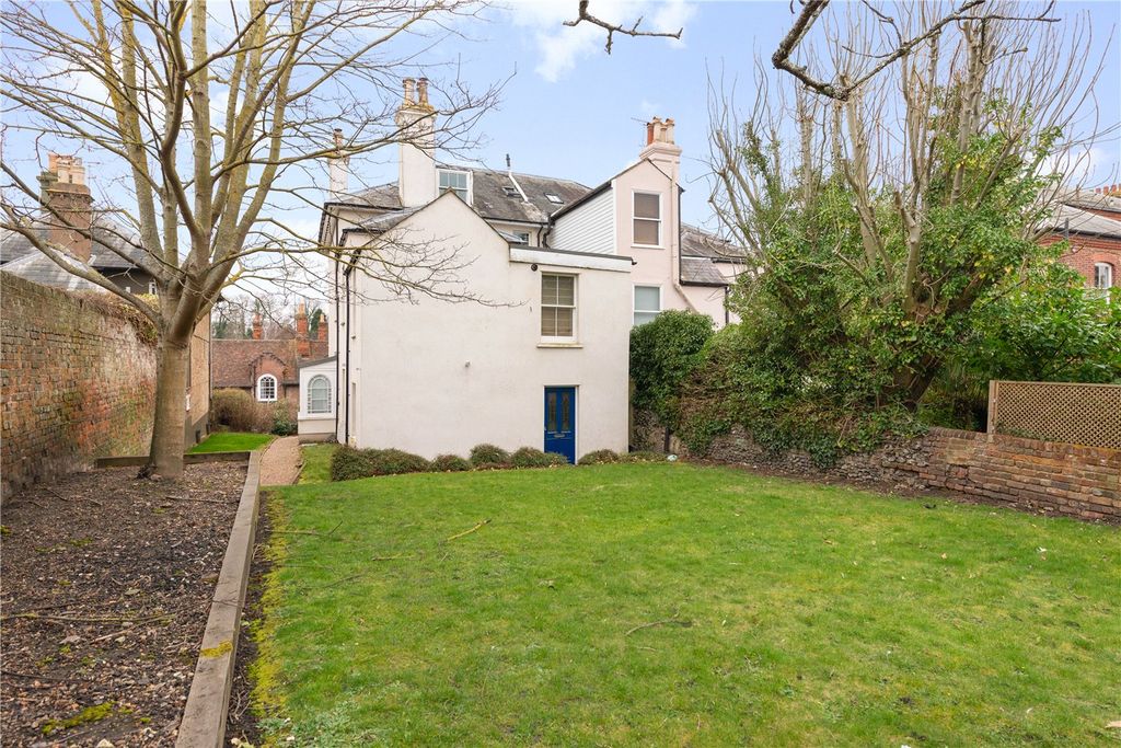 Property photo 2 of 9 Picture No. 15