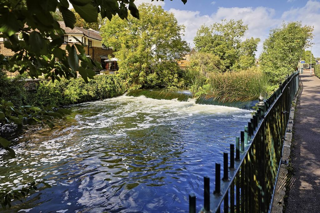 Property photo 3 of 32 Exterior