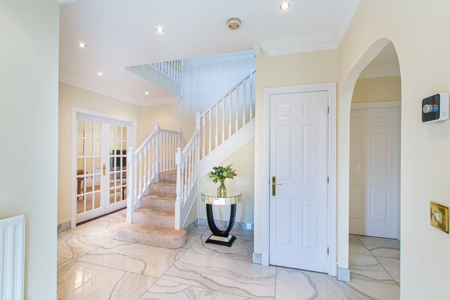 Property photo 2 of 31