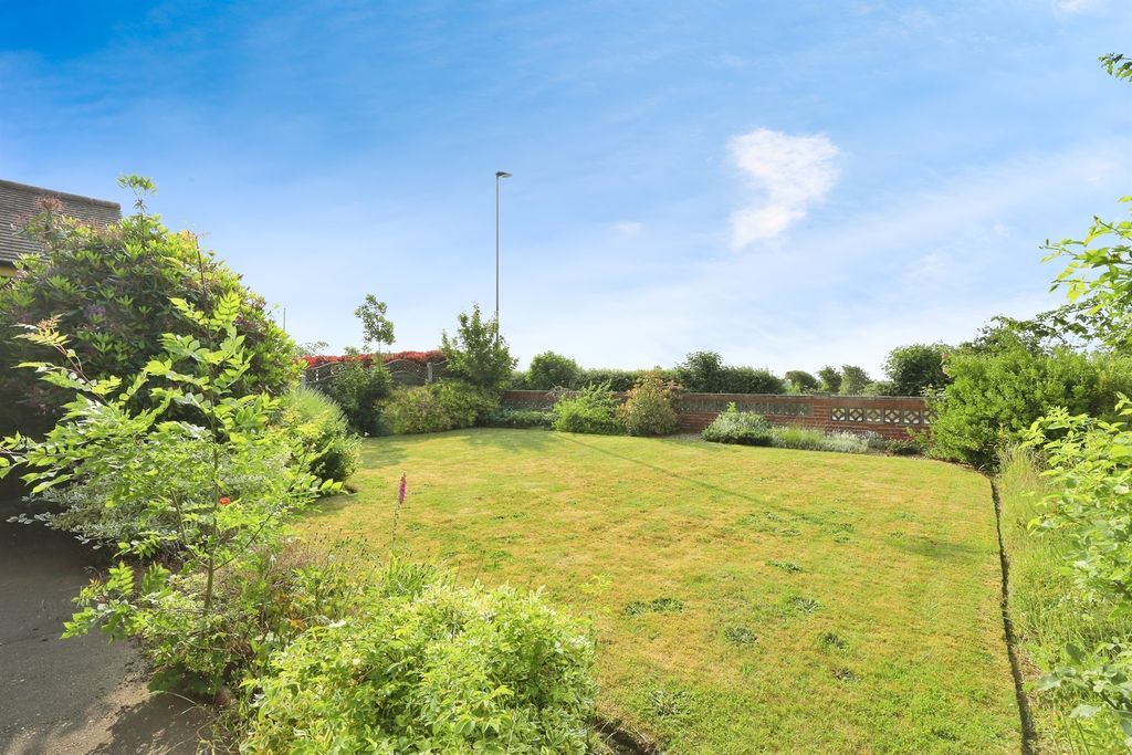 Property photo 2 of 14