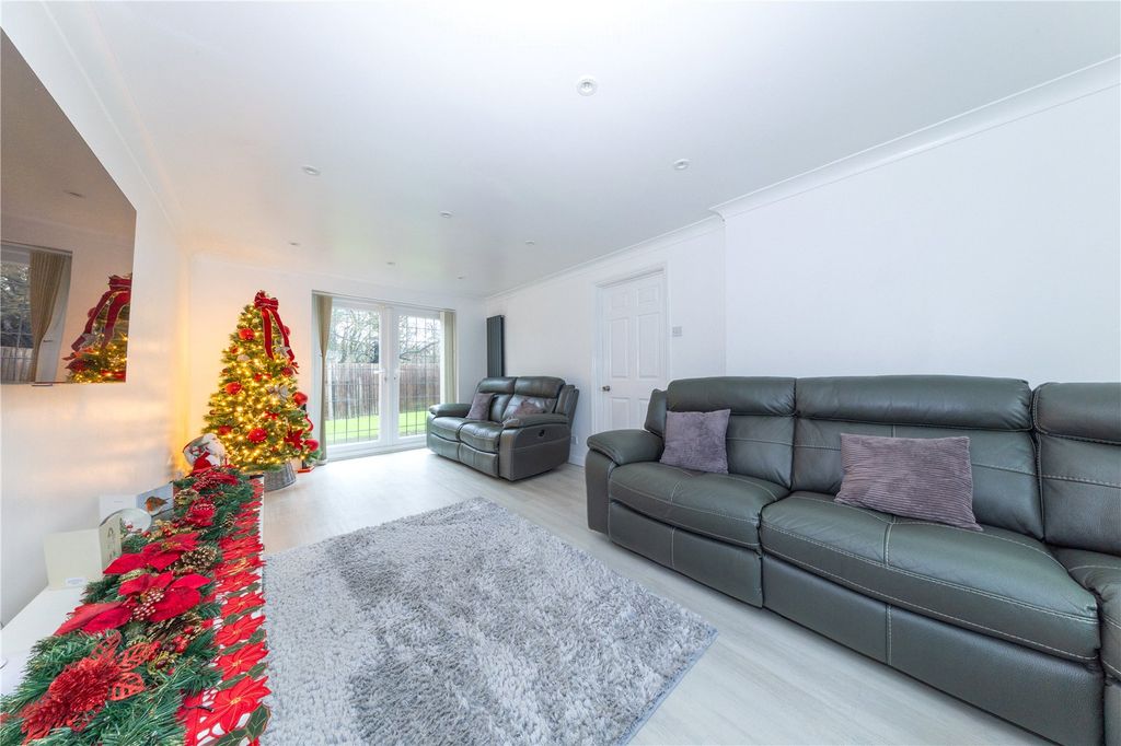 Property photo 3 of 28 Picture No. 03