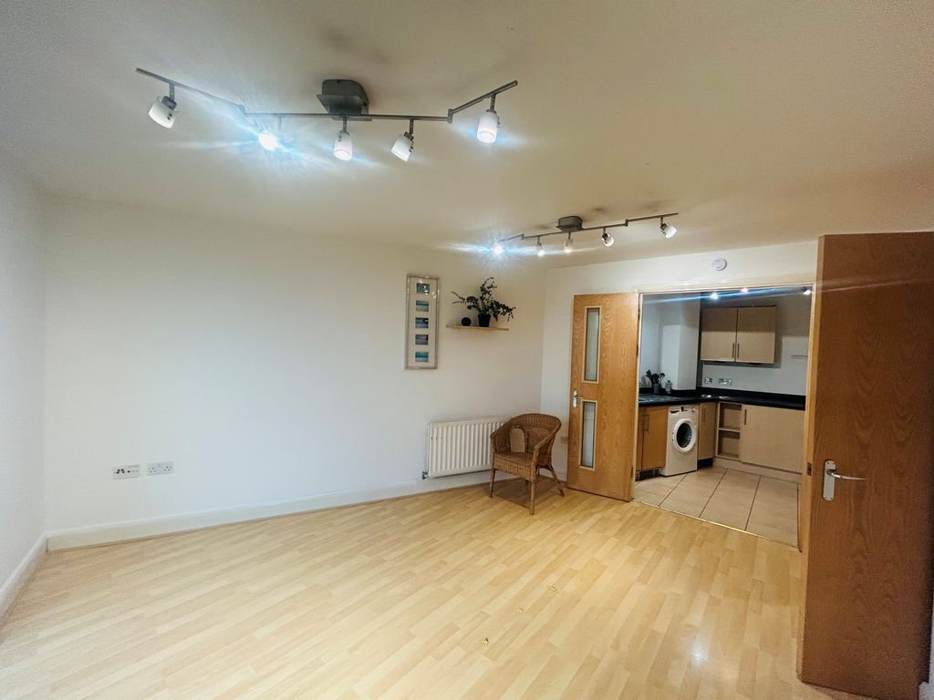 Property photo 3 of 11