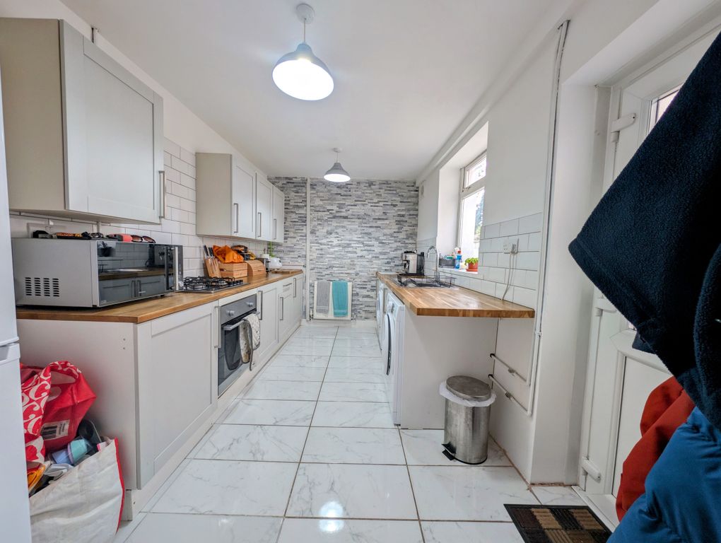 Property photo 3 of 30 Kitchen