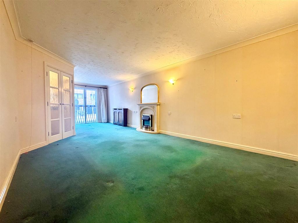 Property photo 3 of 12