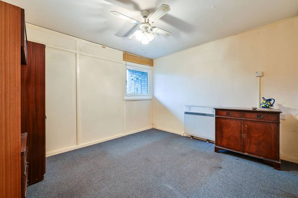 Property photo 3 of 5