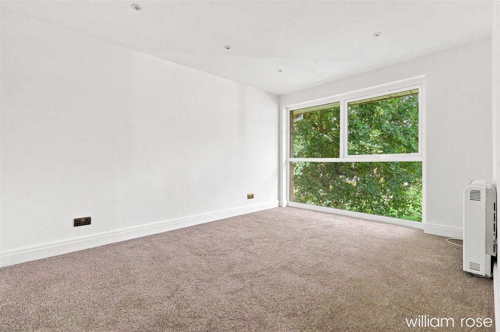 Property photo 3 of 17 18_017_Img_0106.Jpg