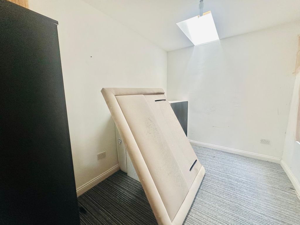 Property photo 3 of 6 Gallery