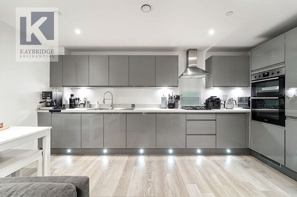 Property photo 2 of 12 Gunpowder Road, Worcester Park