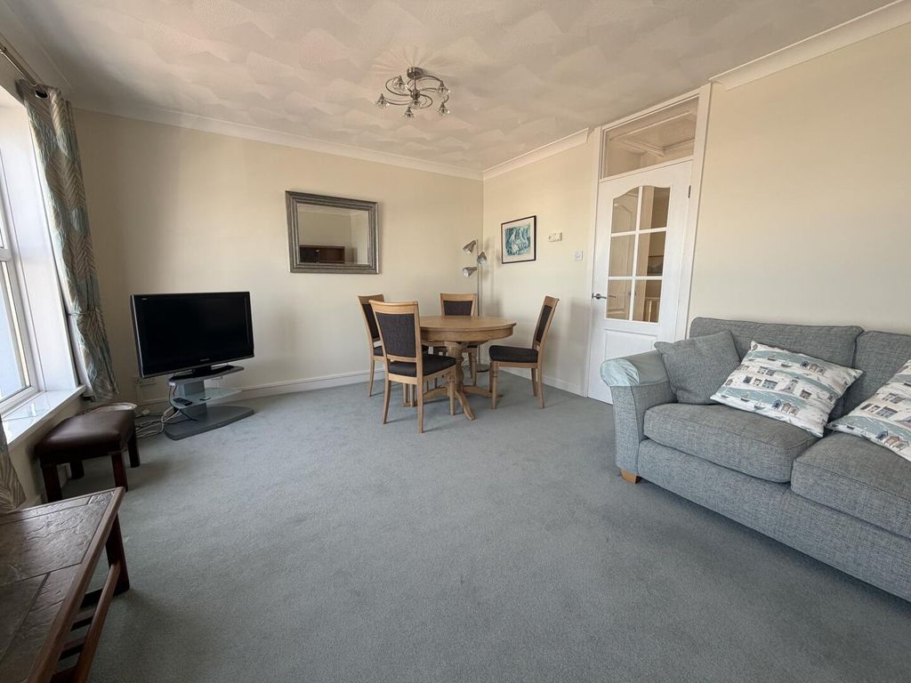 Property photo 1 of 24 Living Room