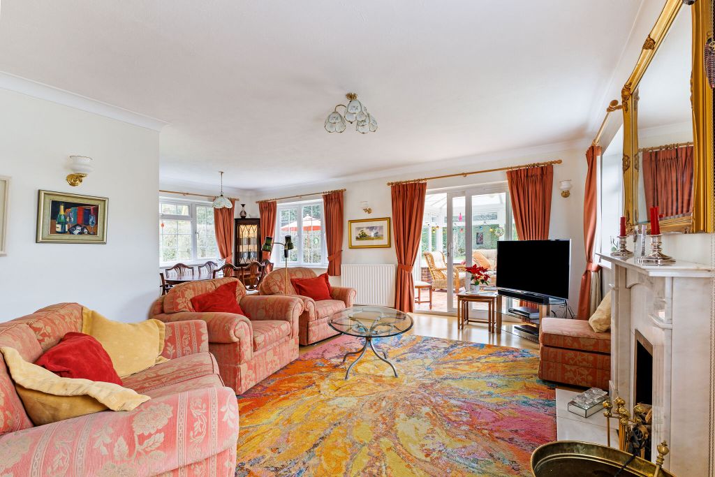 Property photo 3 of 24 Sitting Room