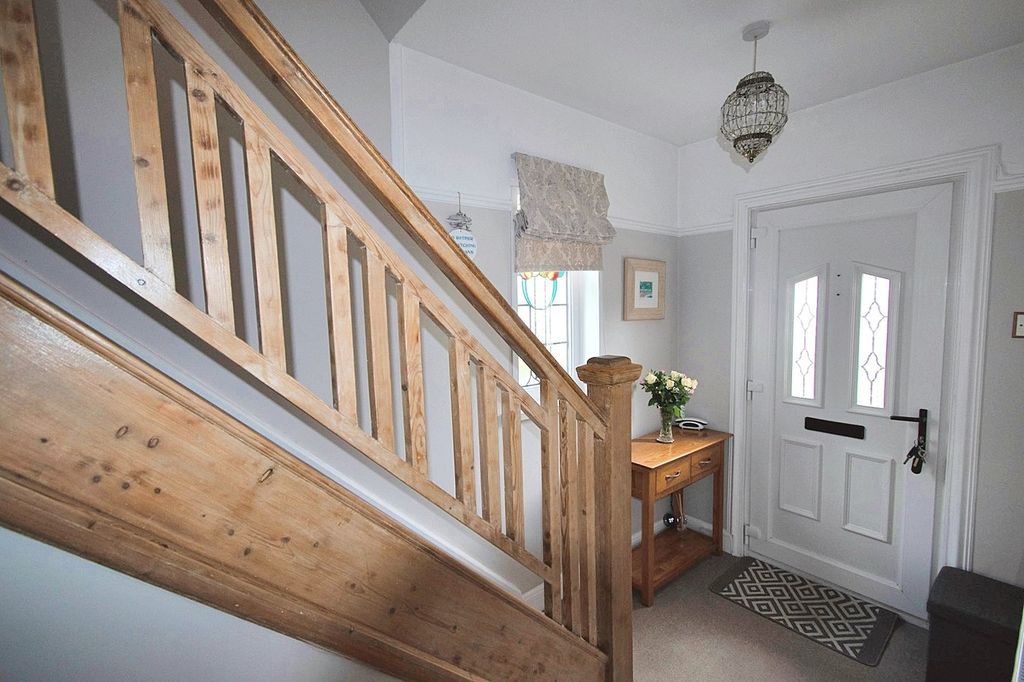 Property photo 3 of 33