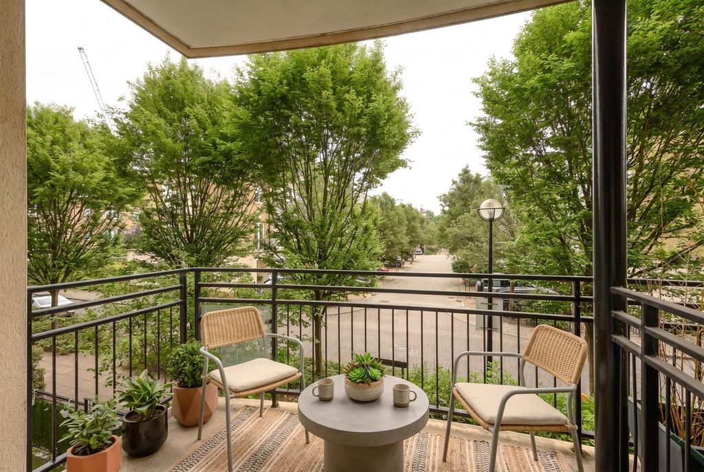 Property photo 2 of 13 Balcony
