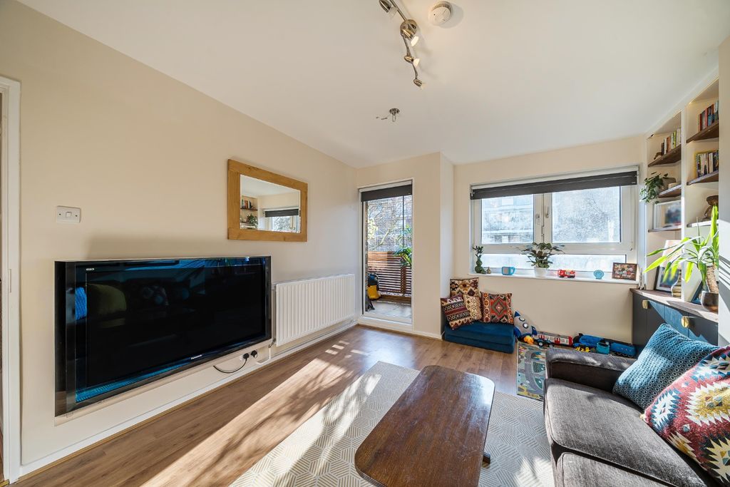 Property photo 3 of 13 4815114