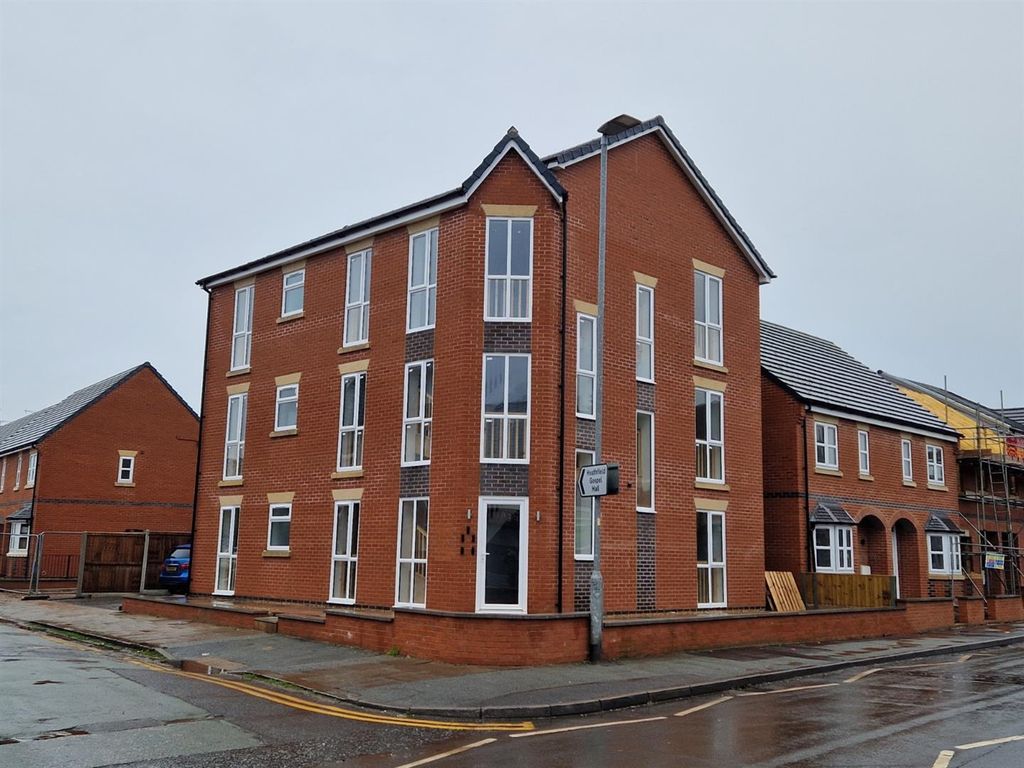 Property photo 1 of 12 External