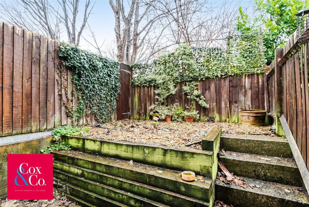 Property photo 3 of 13 81N_2500.Jpg