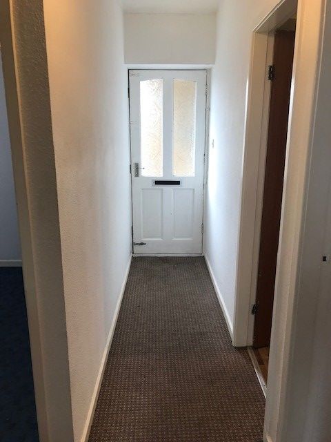 Property photo 2 of 8 Hallway