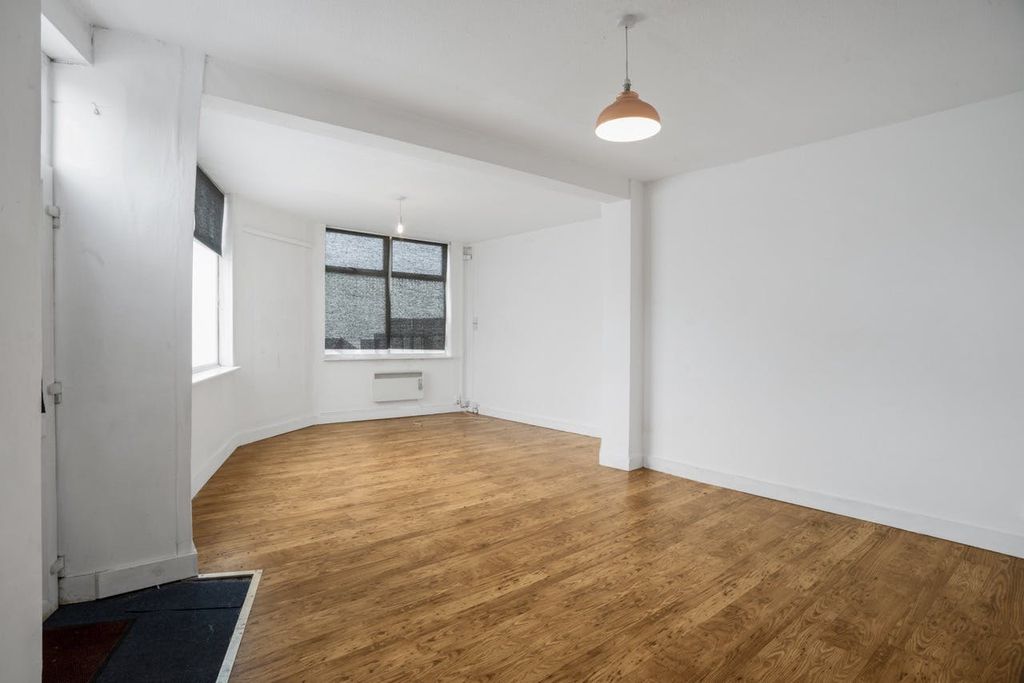 Property photo 2 of 16 Dsc_9477.Jpg