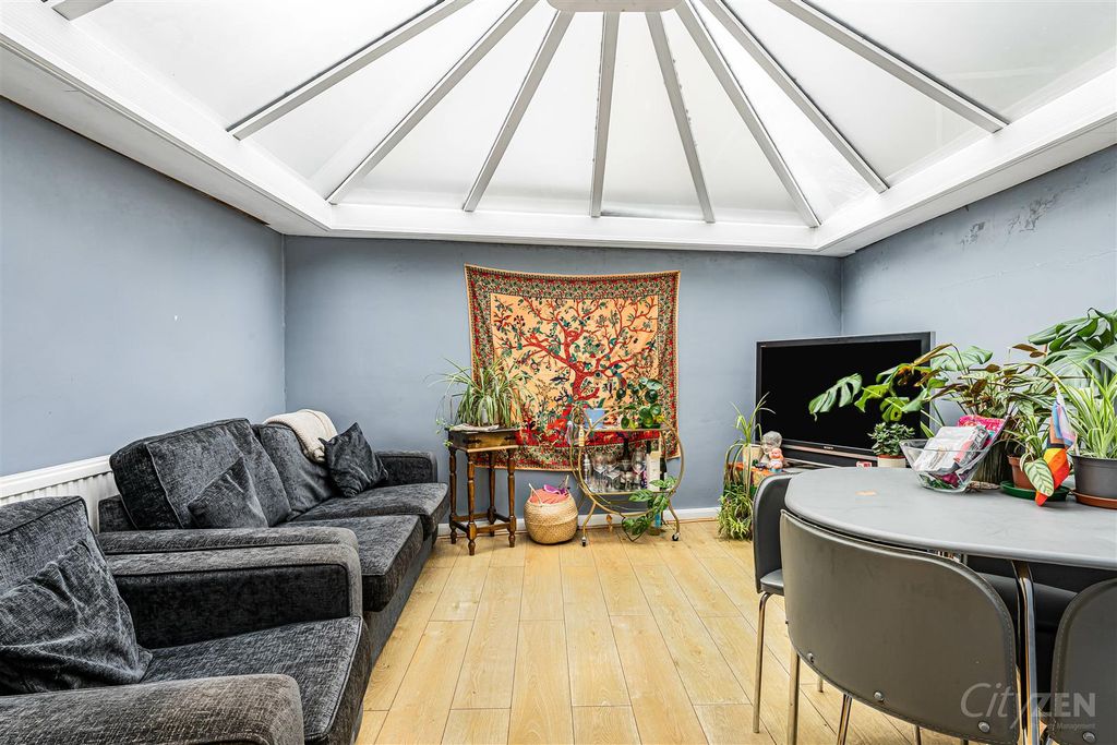 Property photo 2 of 23 Dining Room