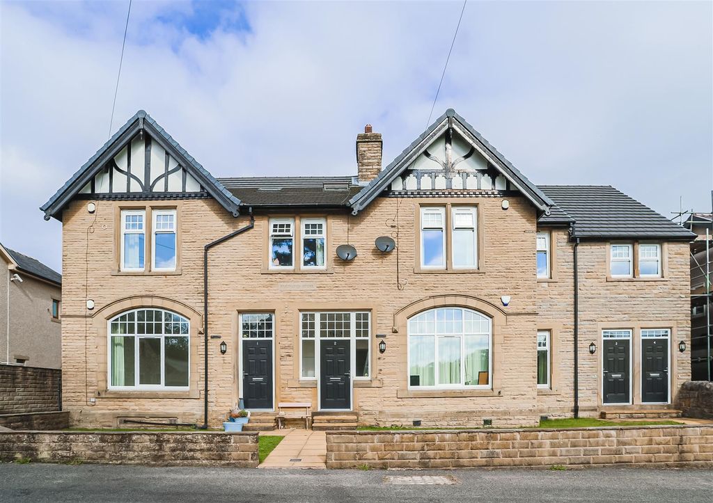 Property photo 3 of 27