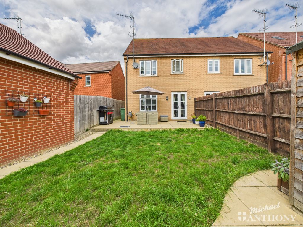 Property photo 3 of 17 Cam03852G0-Pr0413-Still005
