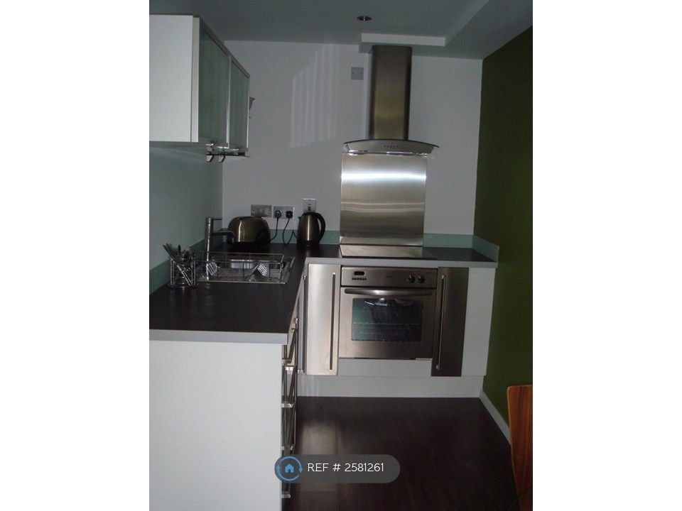 Property photo 2 of 6 Kitchen
