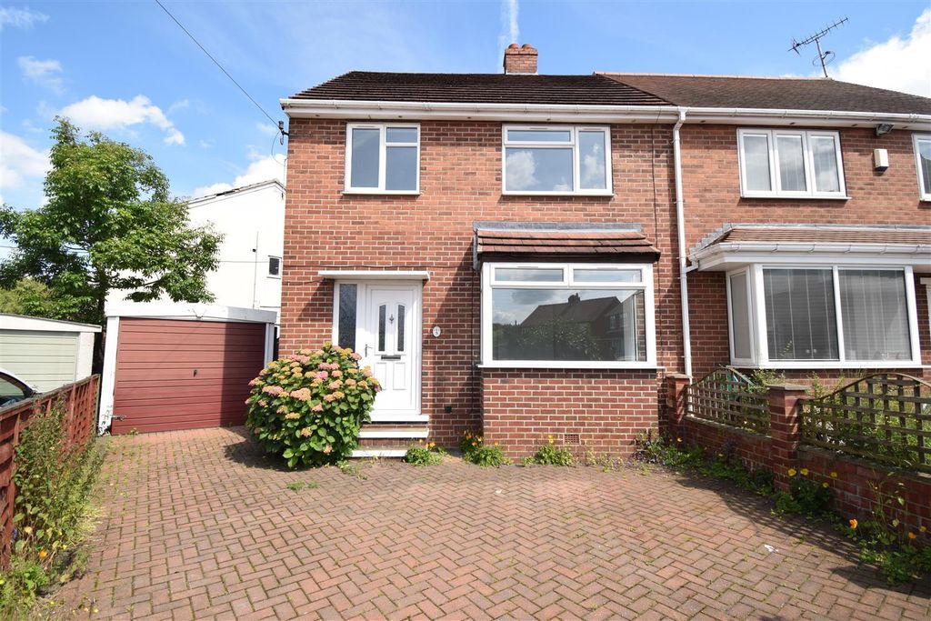 Property photo 1 of 9