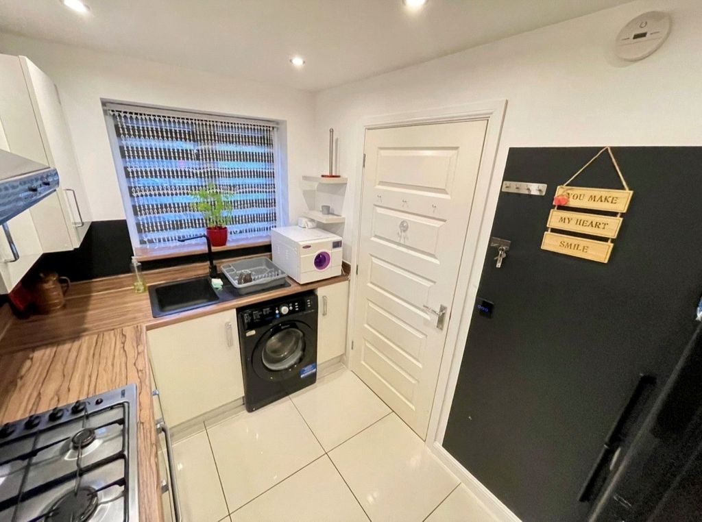 Property photo 3 of 15 Picture No. 20