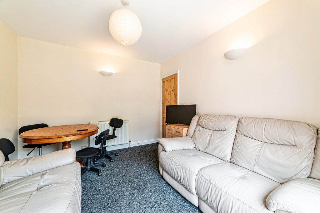 Property photo 3 of 32