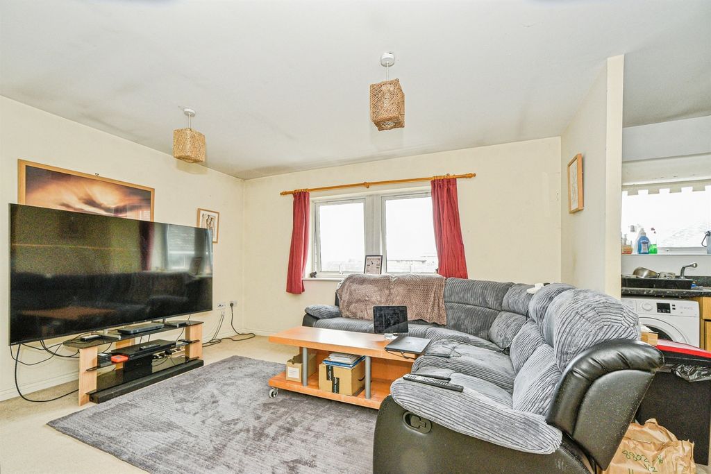 Property photo 2 of 10