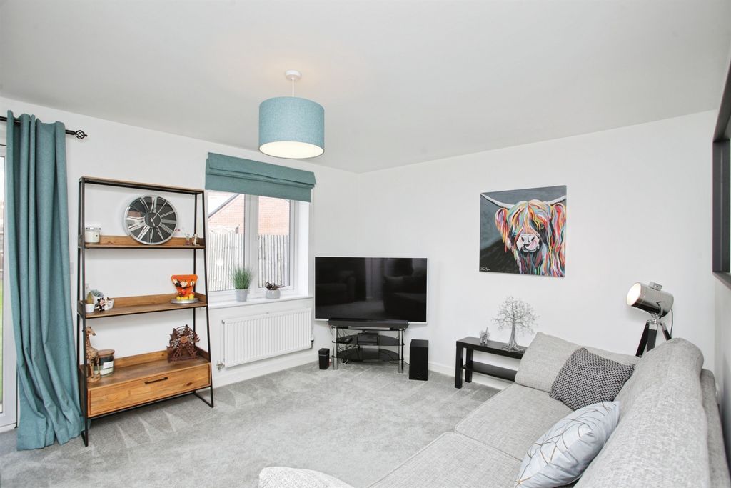 Property photo 2 of 30