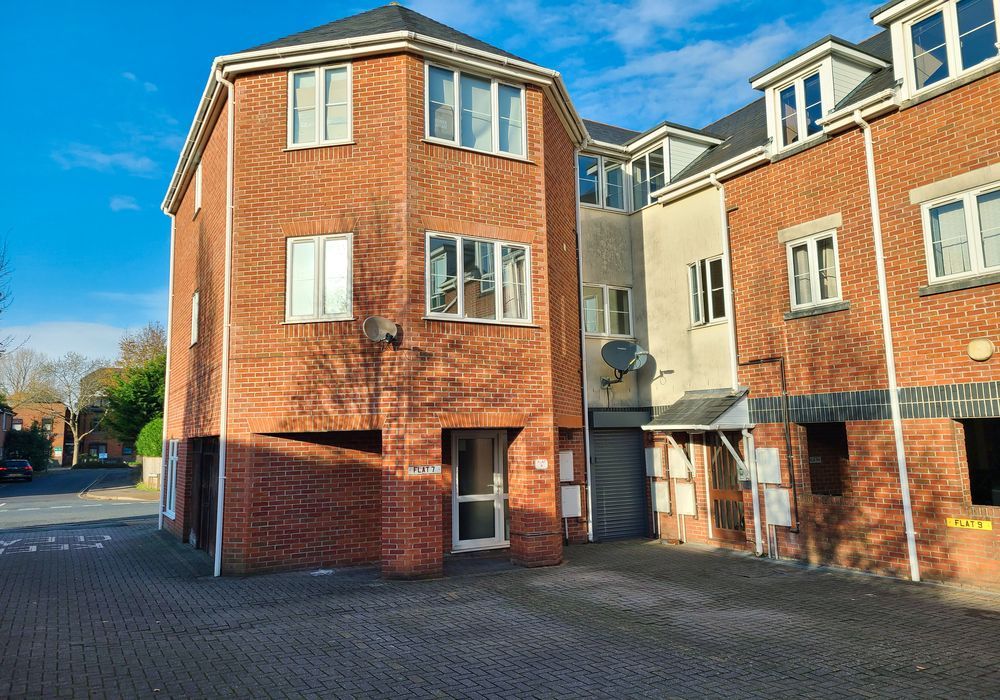 Property photo 1 of 18