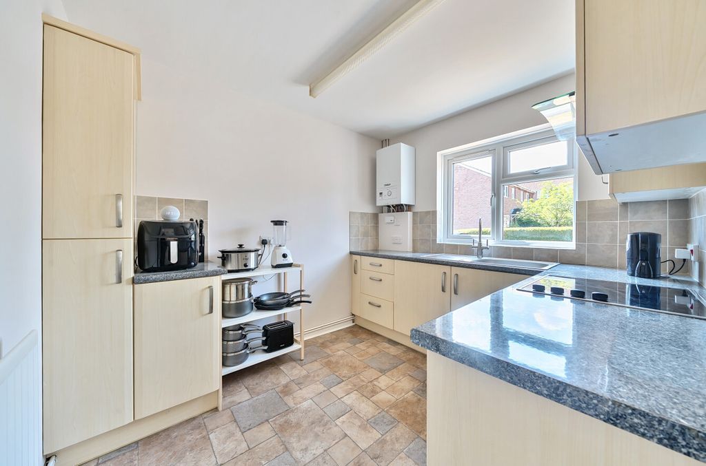 Property photo 3 of 12 1327289-2-687A351...