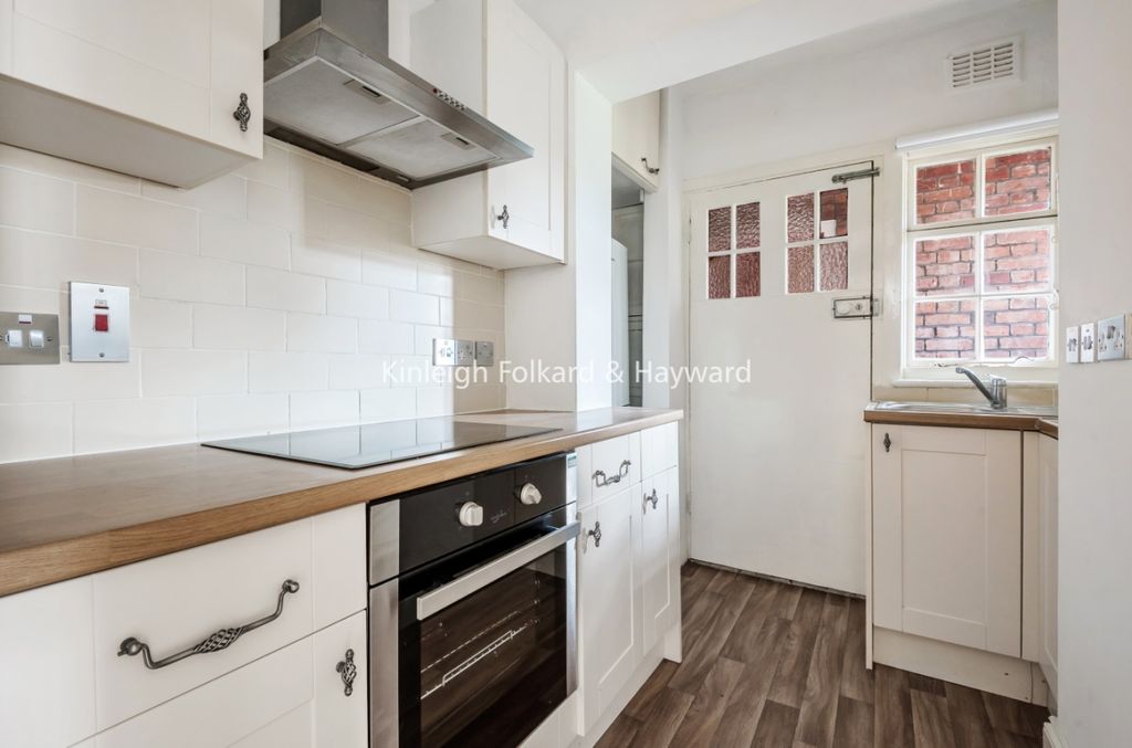 Property photo 2 of 6 02E56c70-8E42-417d-9