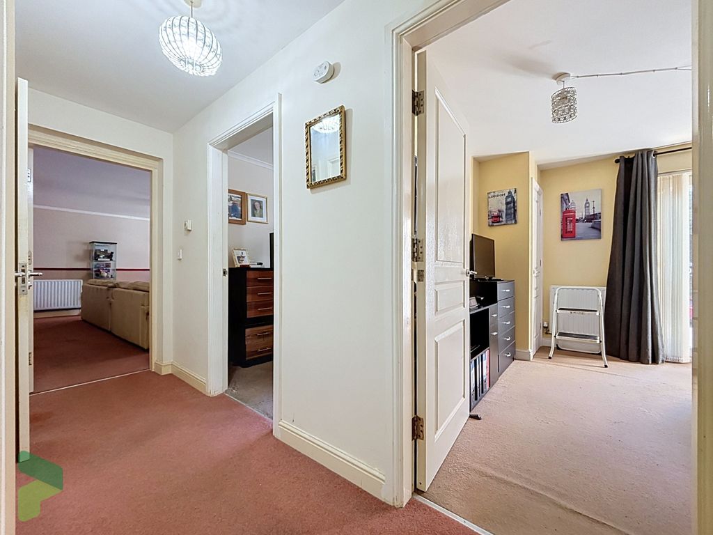 Property photo 2 of 13 Hallway